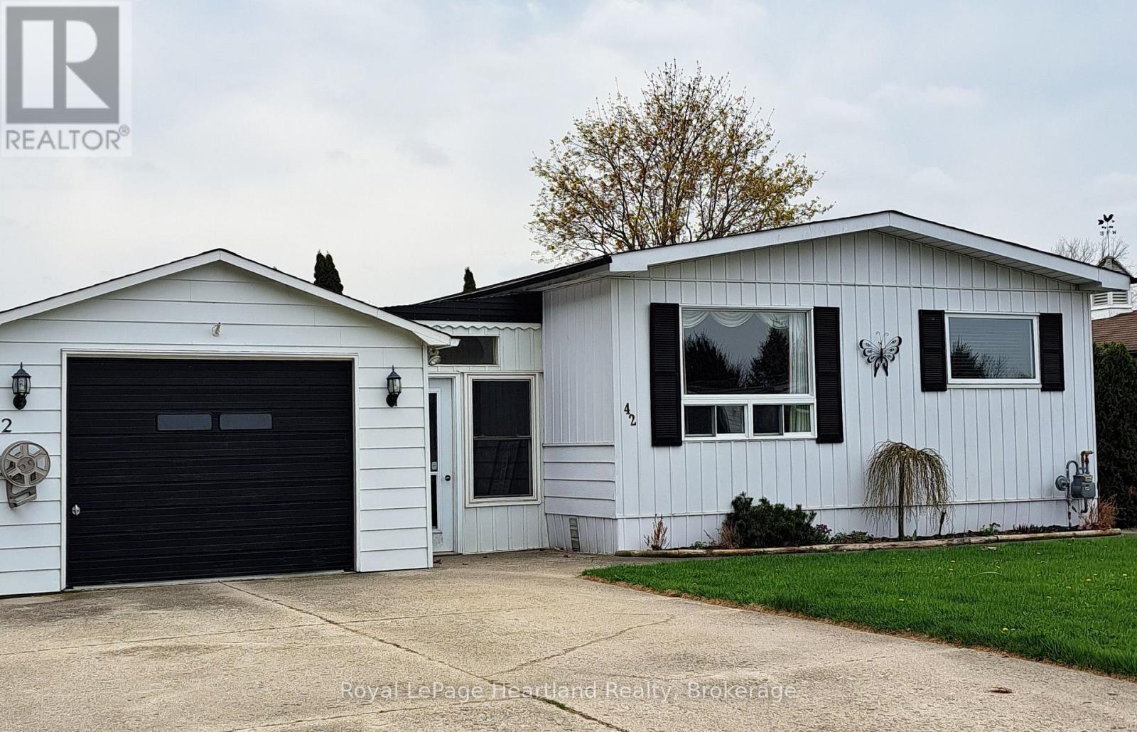 42 STEWART STREET, Strathroy-Caradoc (SE)