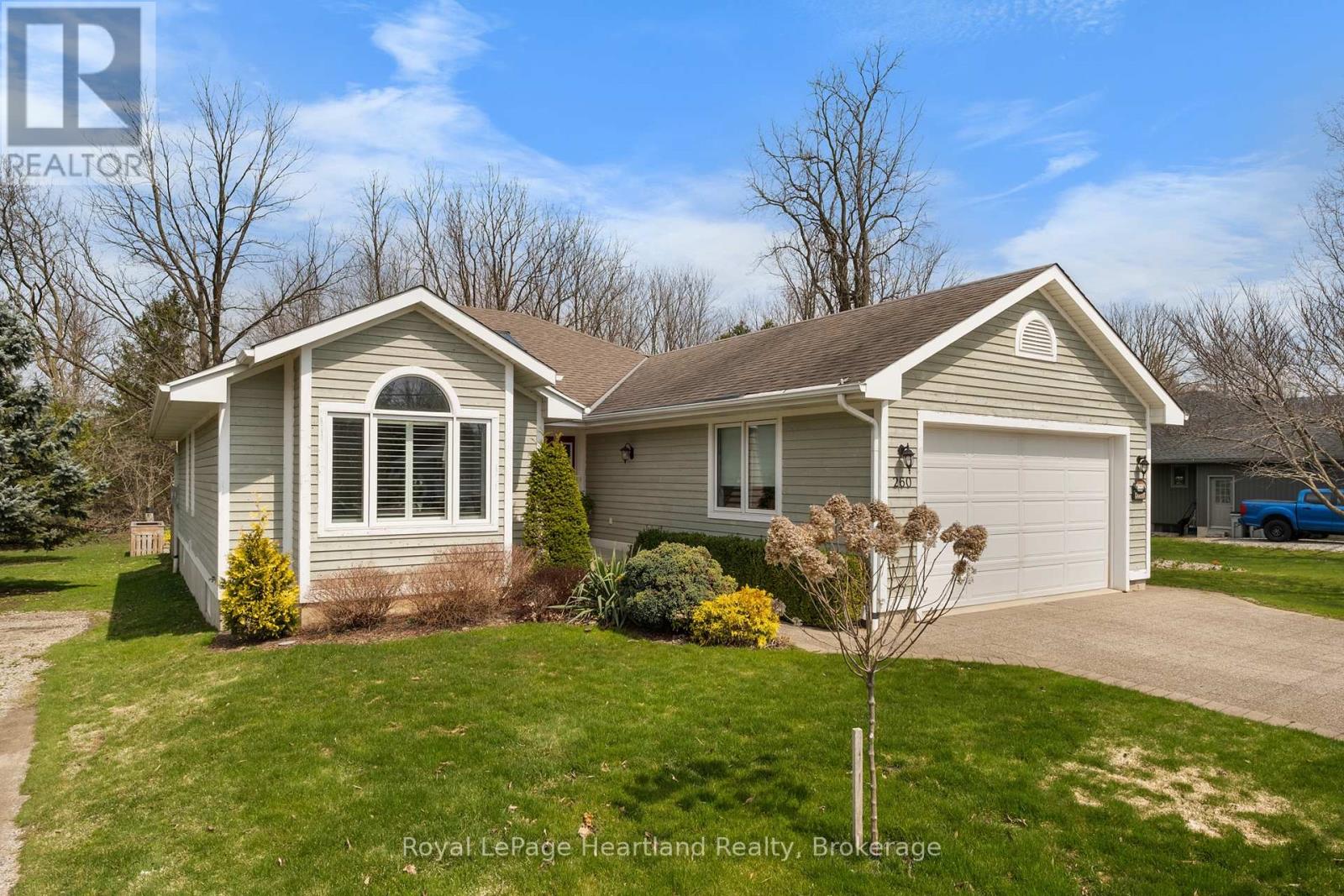 260 WILLIAM STREET E, North Middlesex (Parkhill)