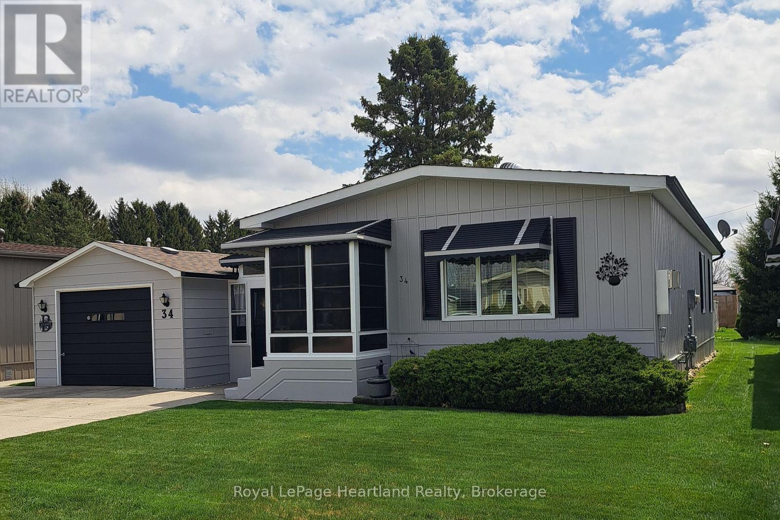 34 MILLER STREET, Strathroy-Caradoc (SE)