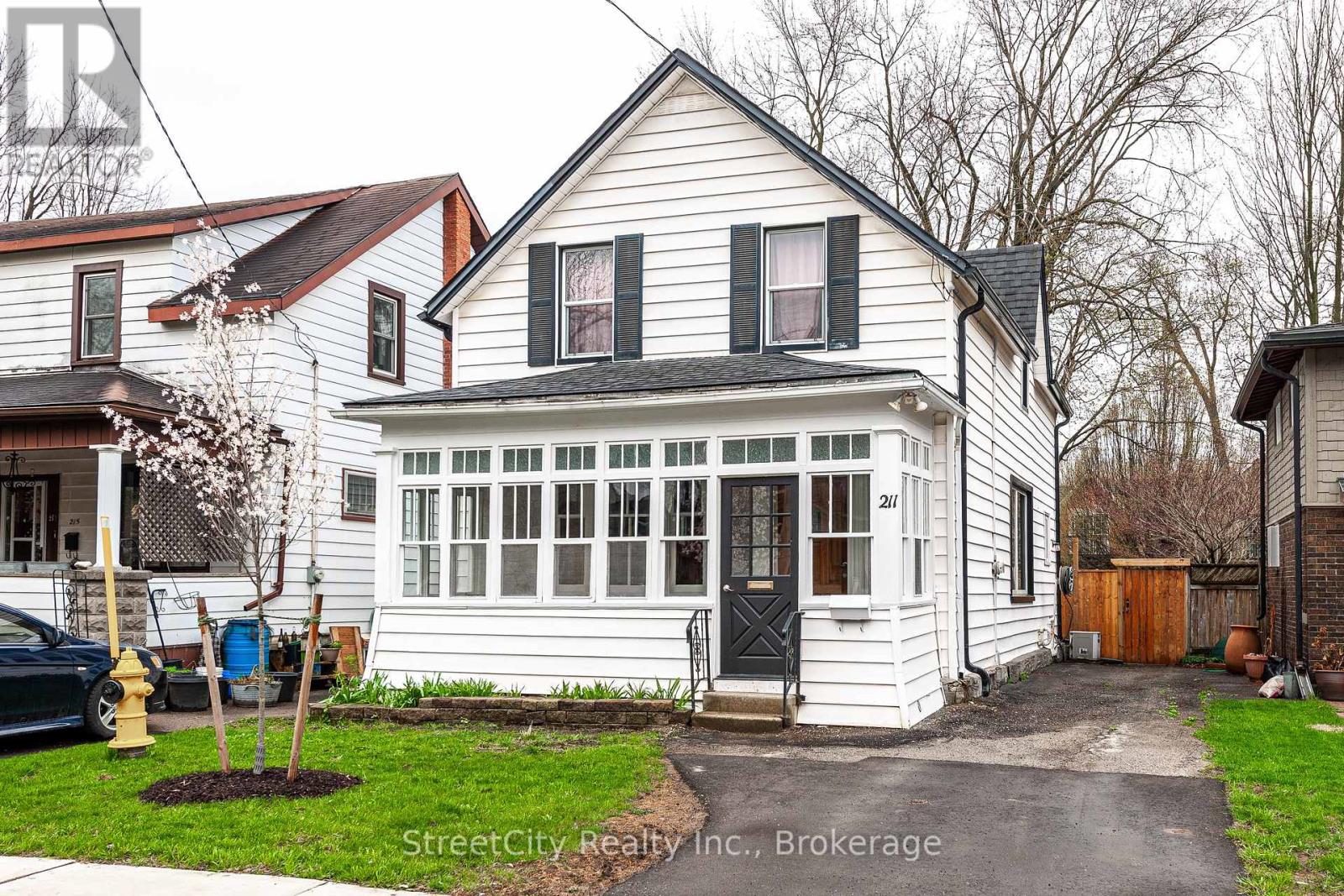 211 ALBERT STREET, Stratford