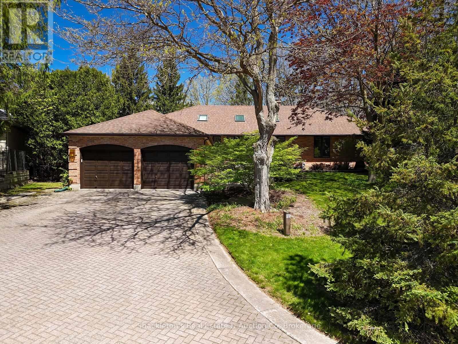 258 WINDERMERE COURT E, London North (North A)