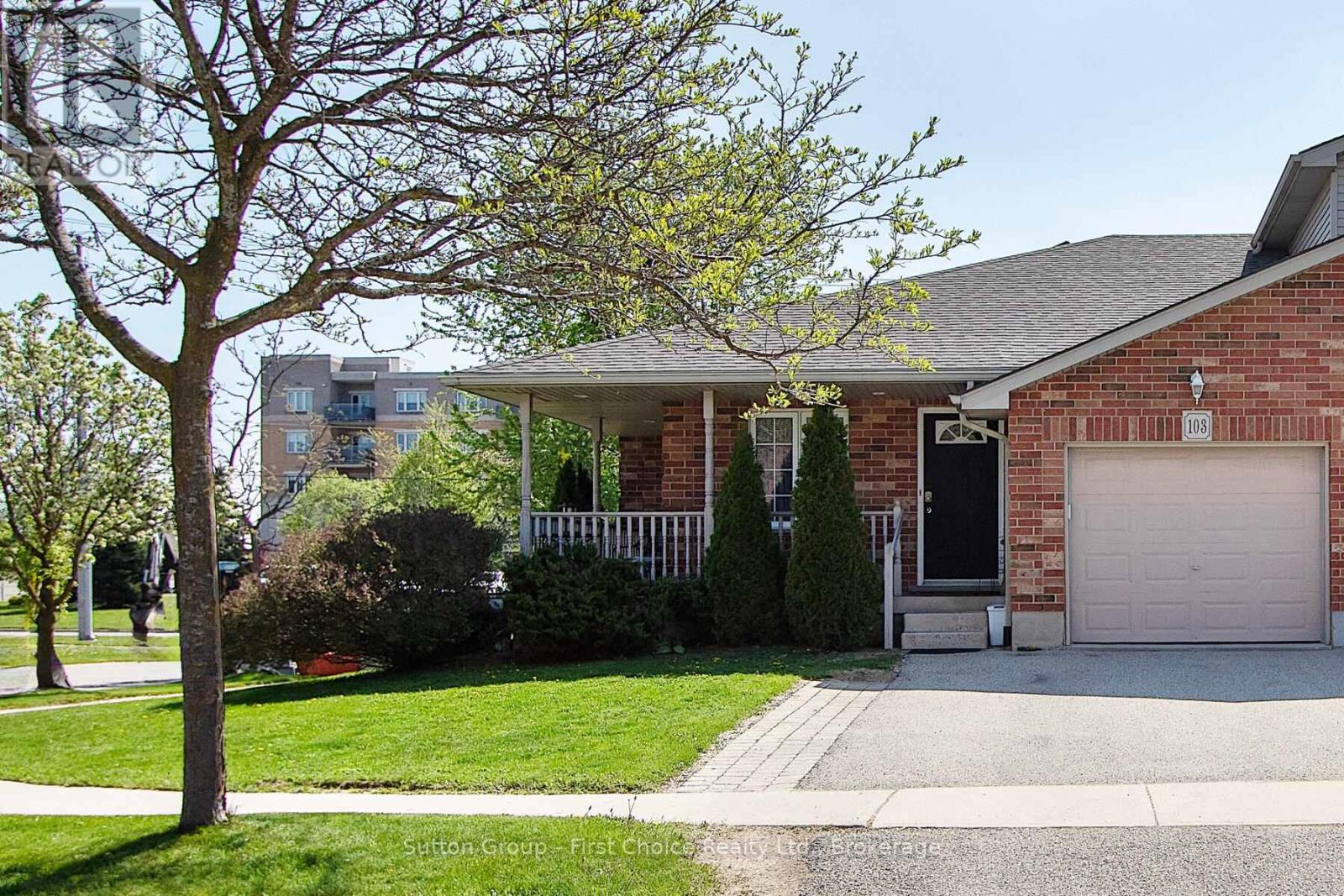103 GREGORY CRESCENT, Stratford