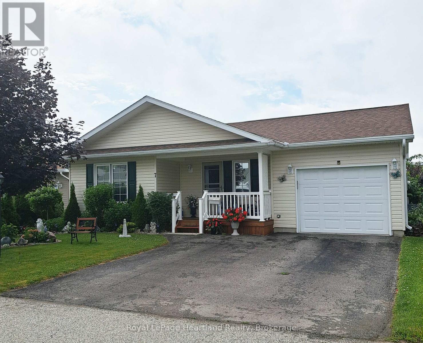 7 KELLESTINE DRIVE, Strathroy Caradoc (SE)