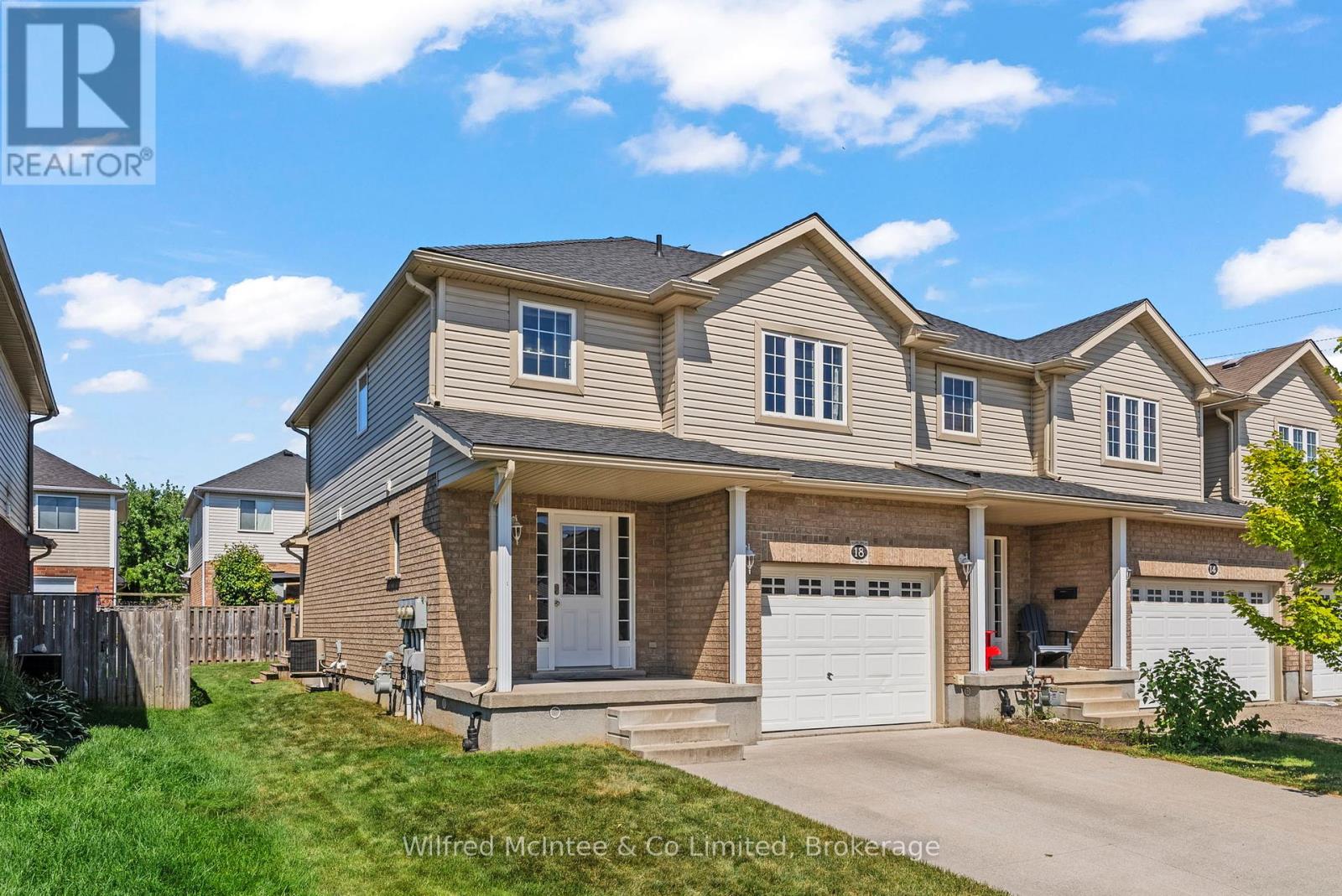 18 POFFENROTH PATH, Woolwich
