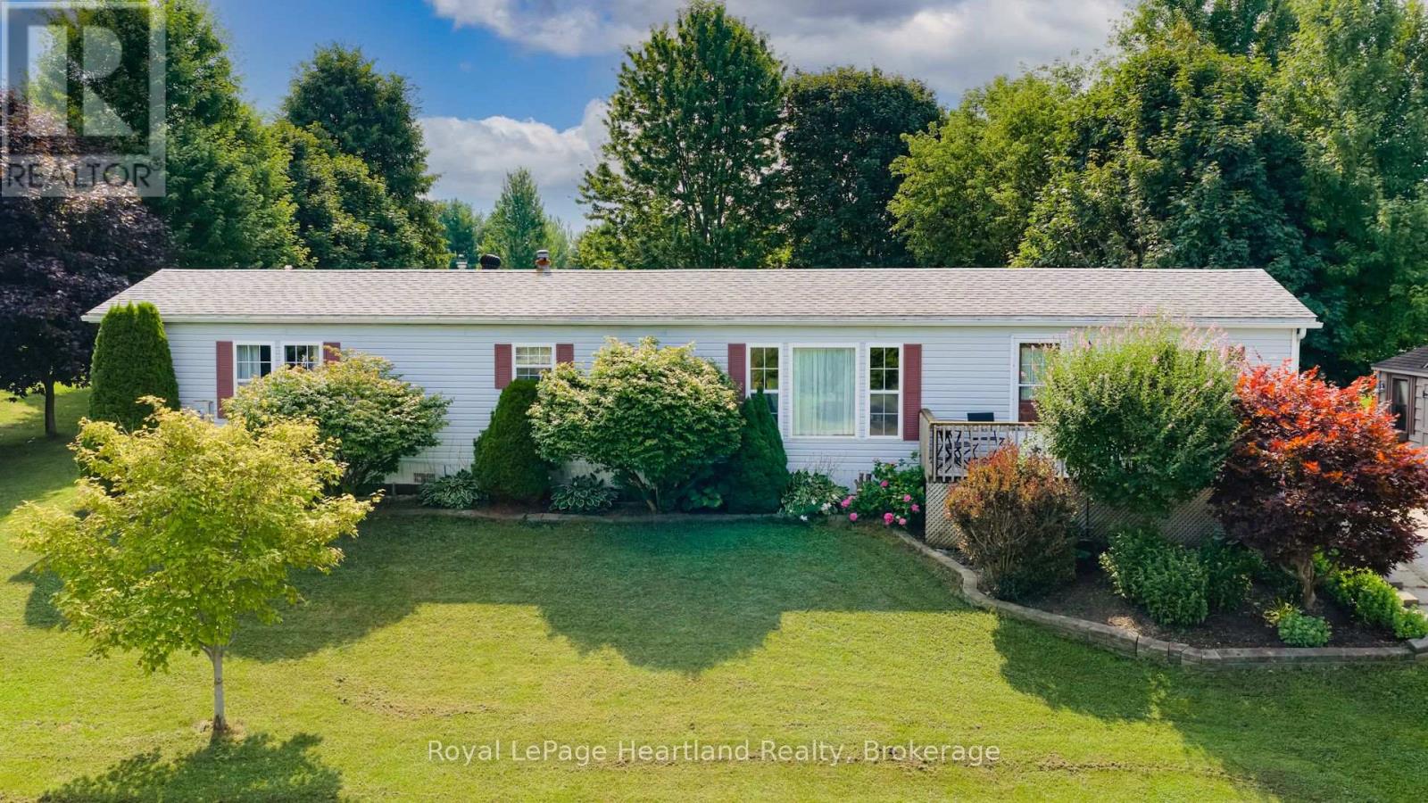 240 HICKORY LANE, Perth East (Crystal Lake)