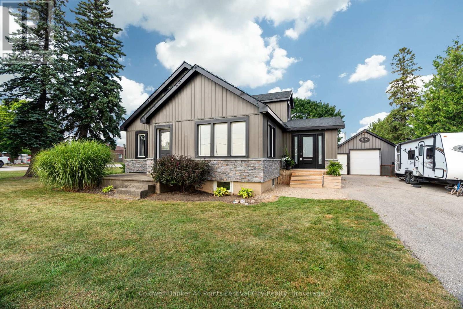 8 LONDON ROAD, Huron East (Tuckersmith)