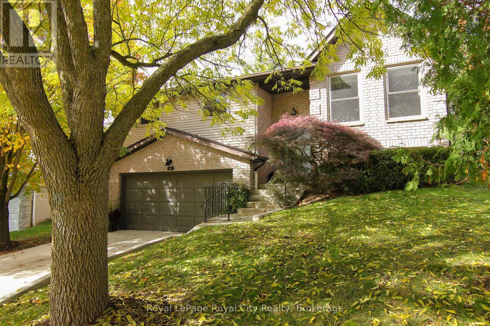 41 SHOEMAKER CRESCENT, Guelph (Junction/Onward Willow)