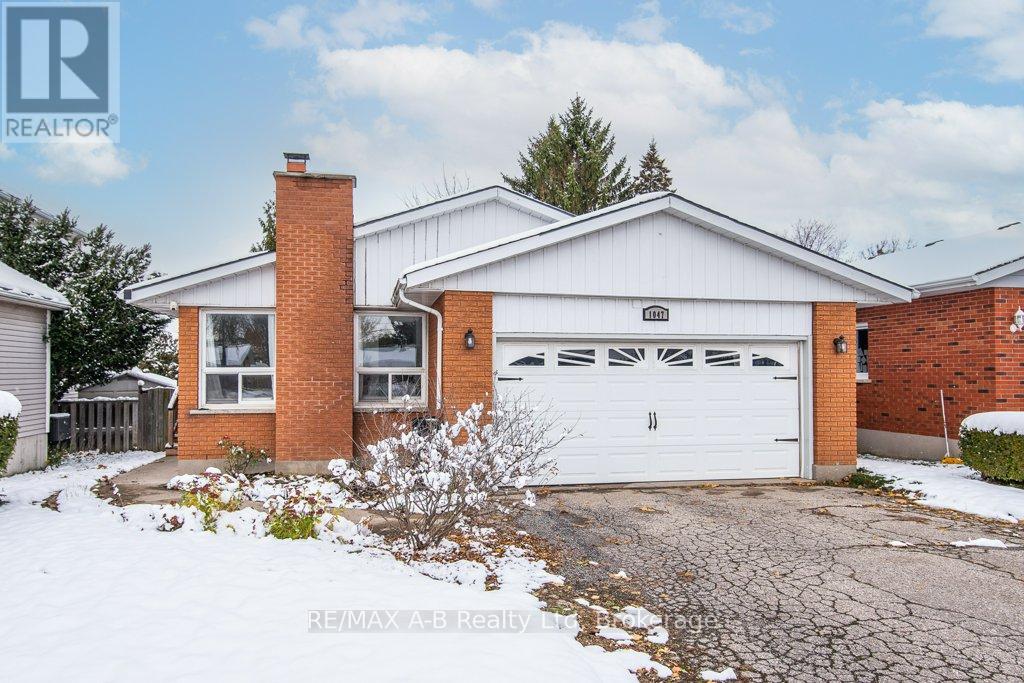 1047 DEVONSHIRE AVENUE, Woodstock (Woodstock - North)