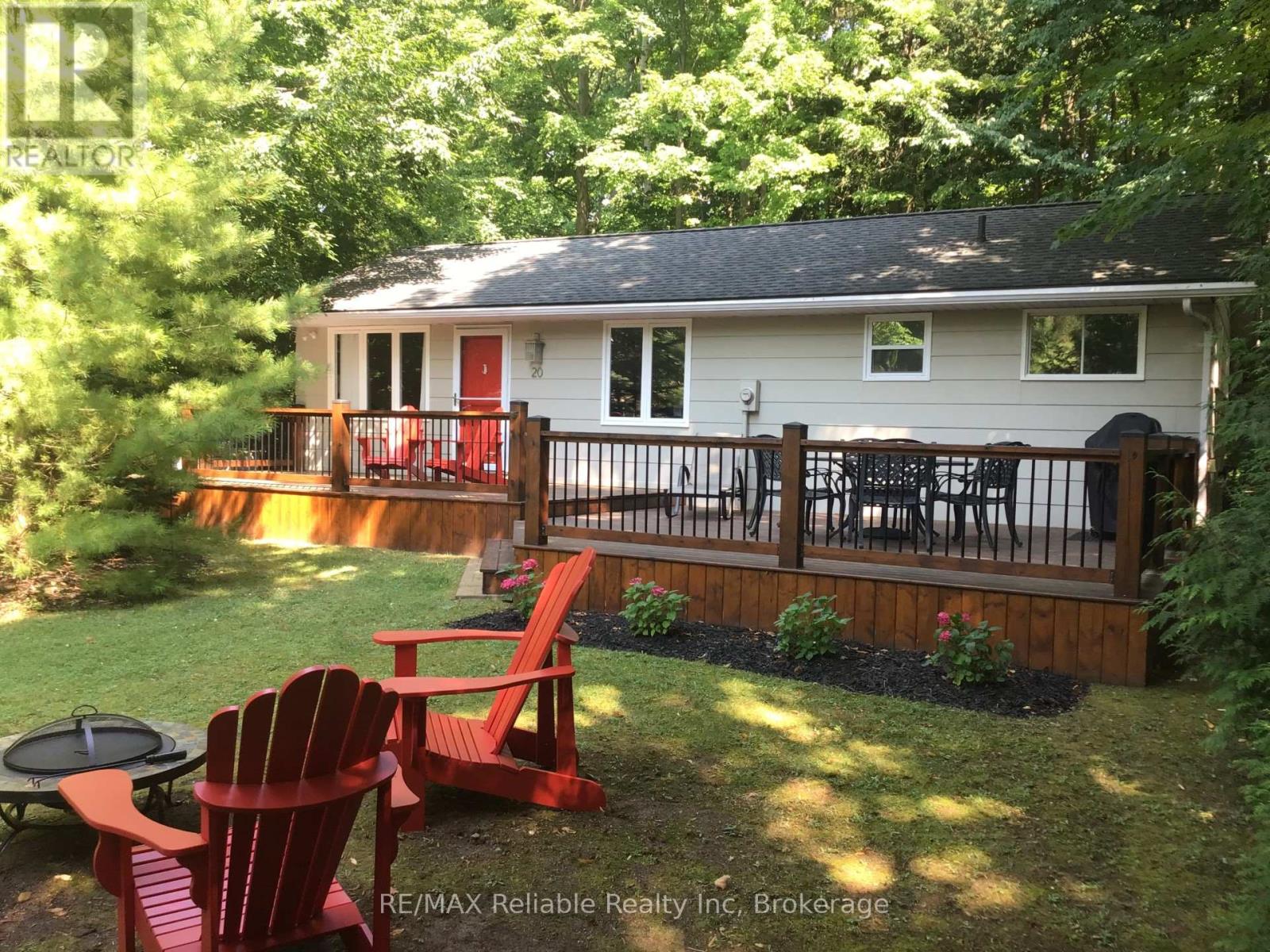 20 GEORGE STREET, Bluewater (Bayfield)