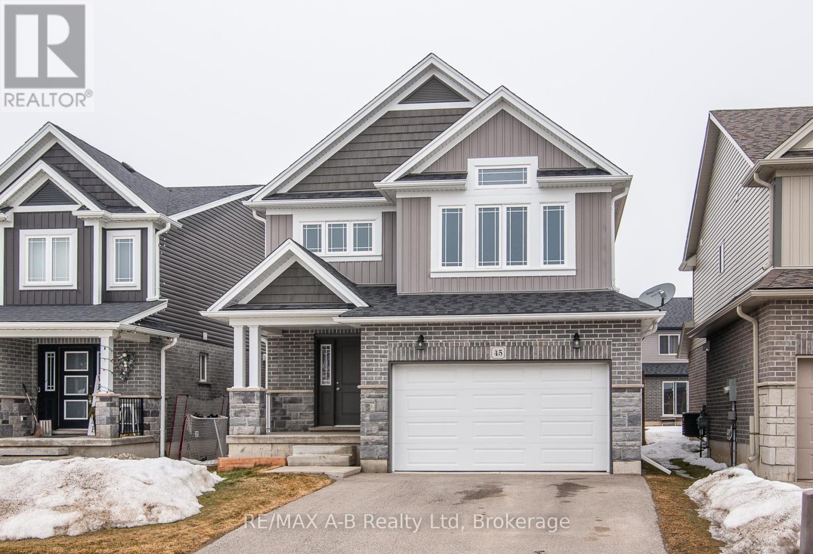 45 ROBERTSON DRIVE, Stratford