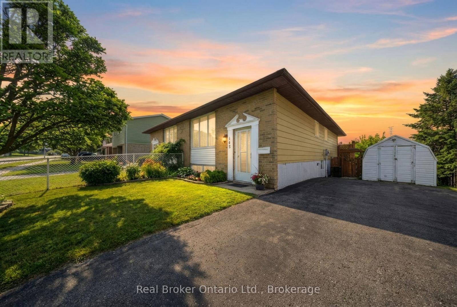 142 BEE STREET, Woodstock (Woodstock - South)