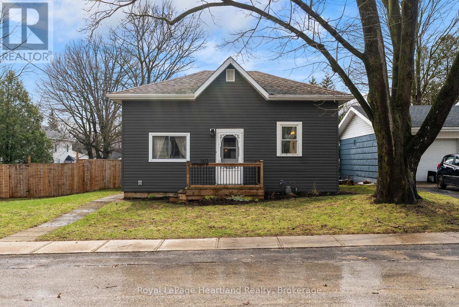 140 RATTENBURY STREET W, Central Huron (Clinton)