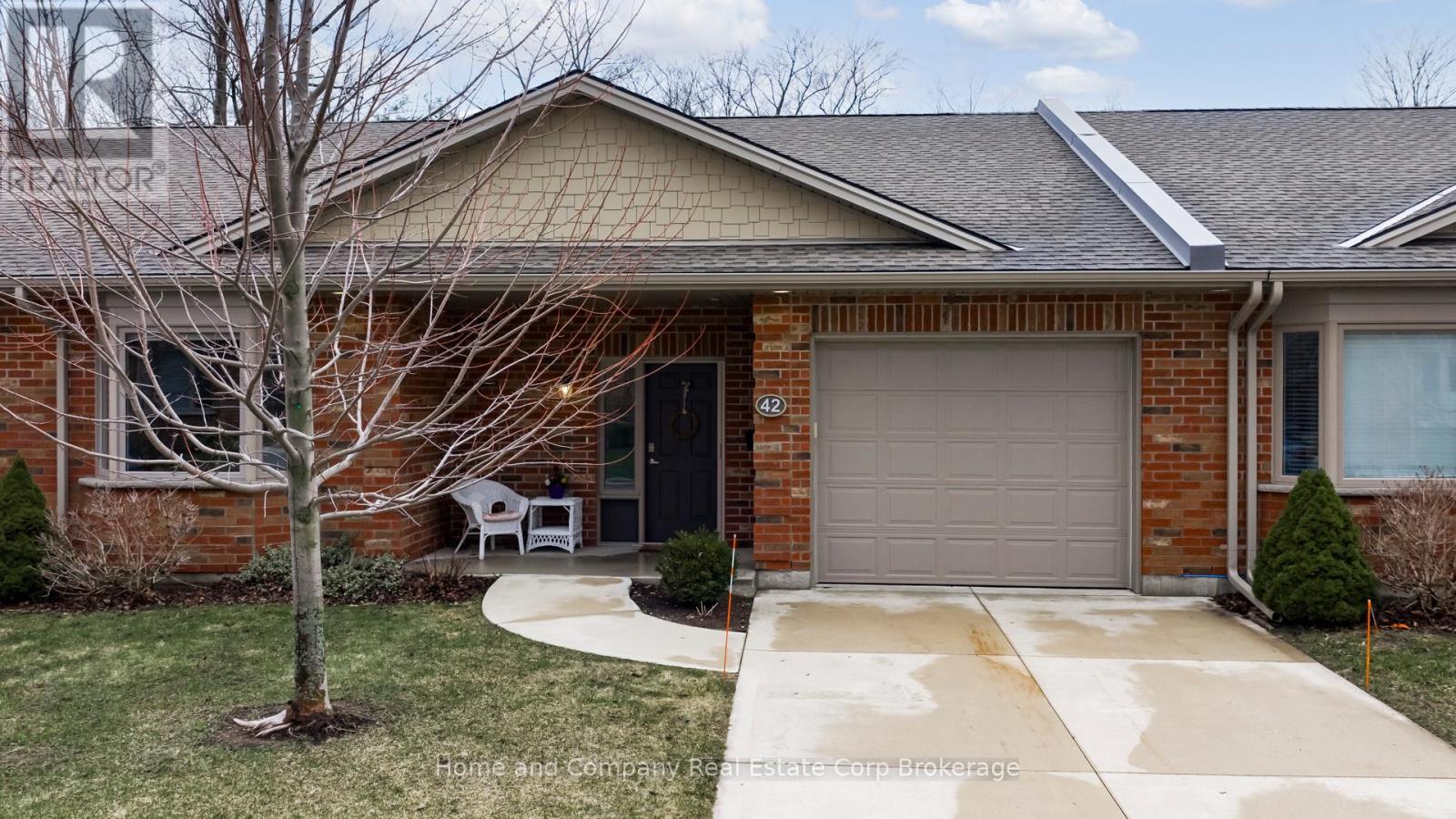 42 BAYFIELD MEWS LANE, Bluewater (Bayfield)