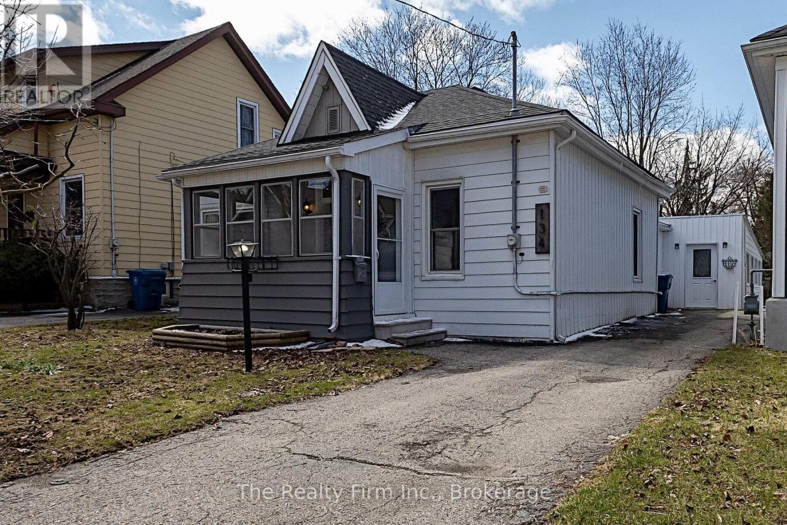 134 WELL STREET, Stratford