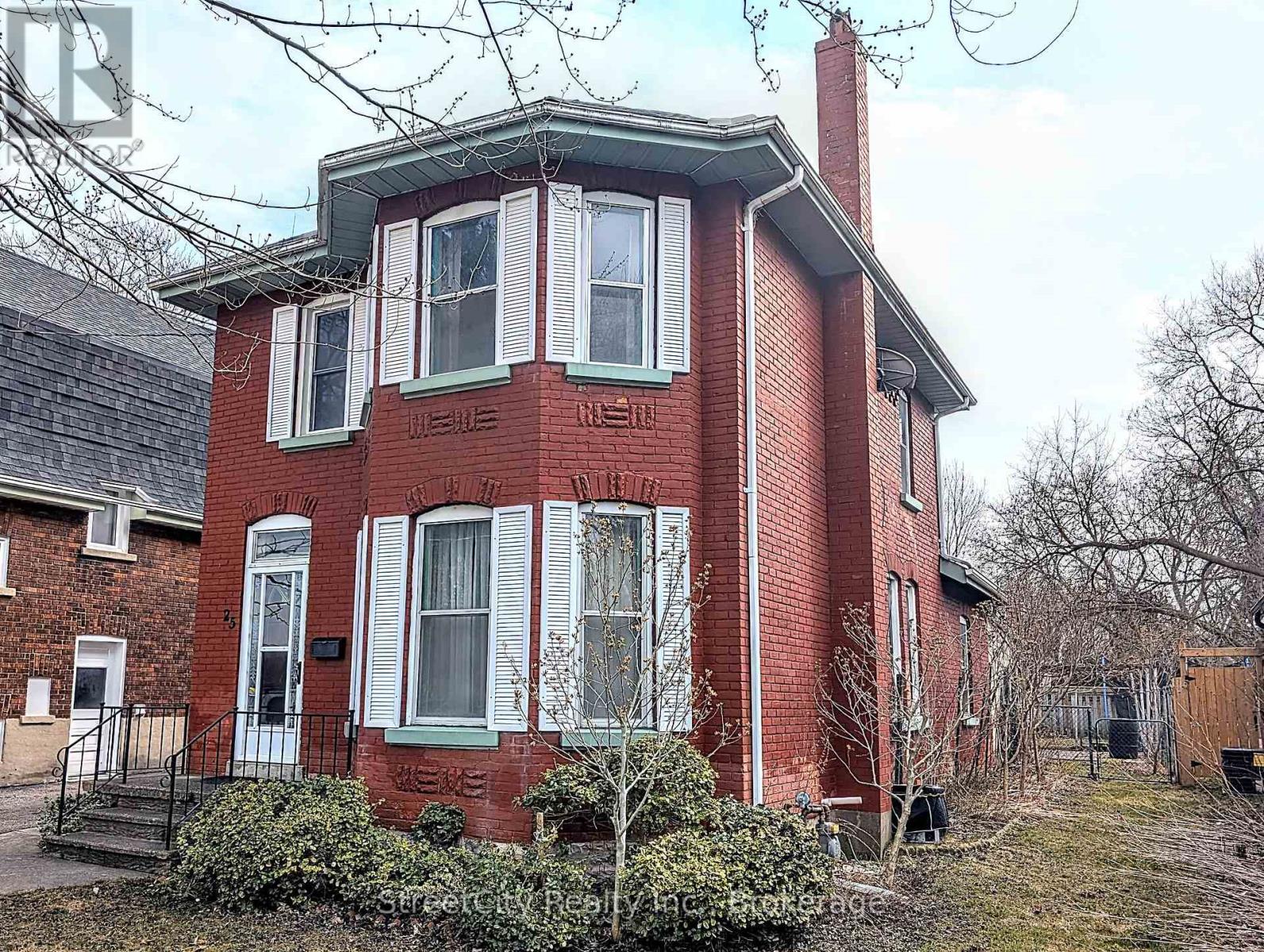 25 GUELPH STREET, Stratford