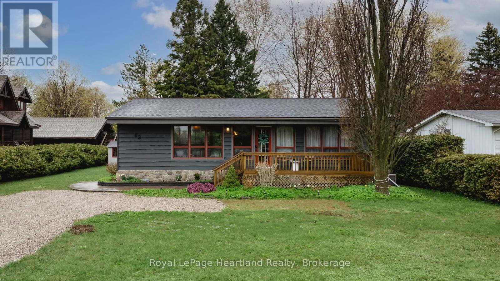 63 VICTORIA STREET, Bluewater (Bayfield)