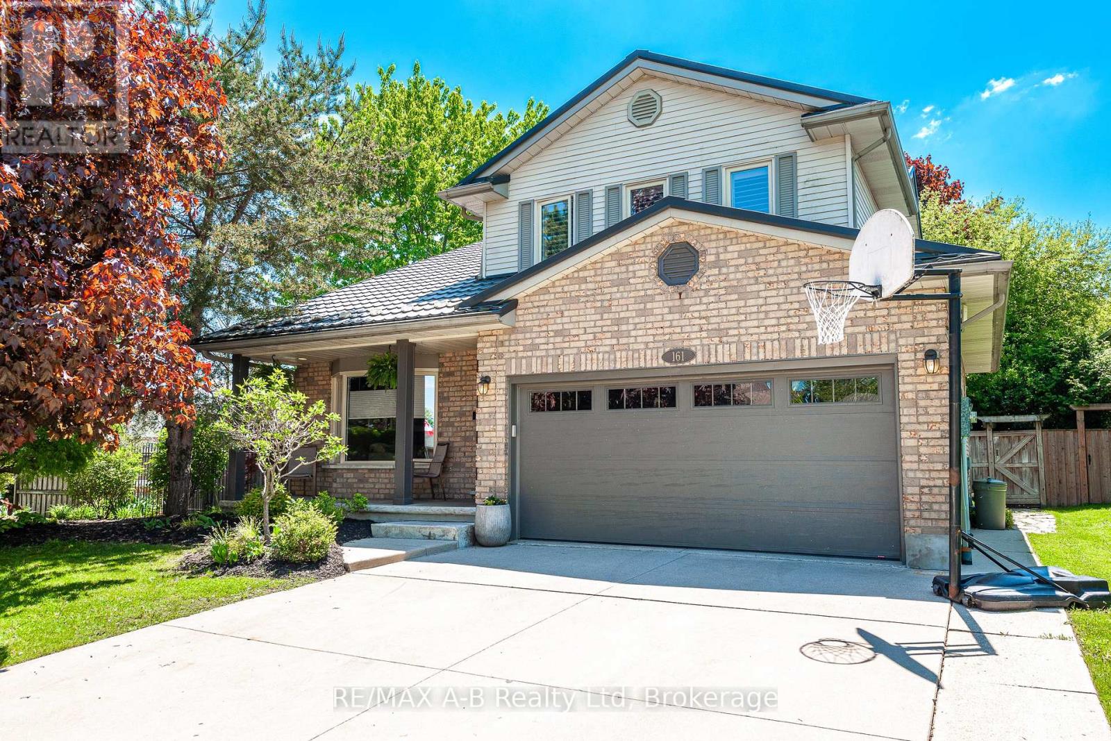161 FREELAND DRIVE, Stratford