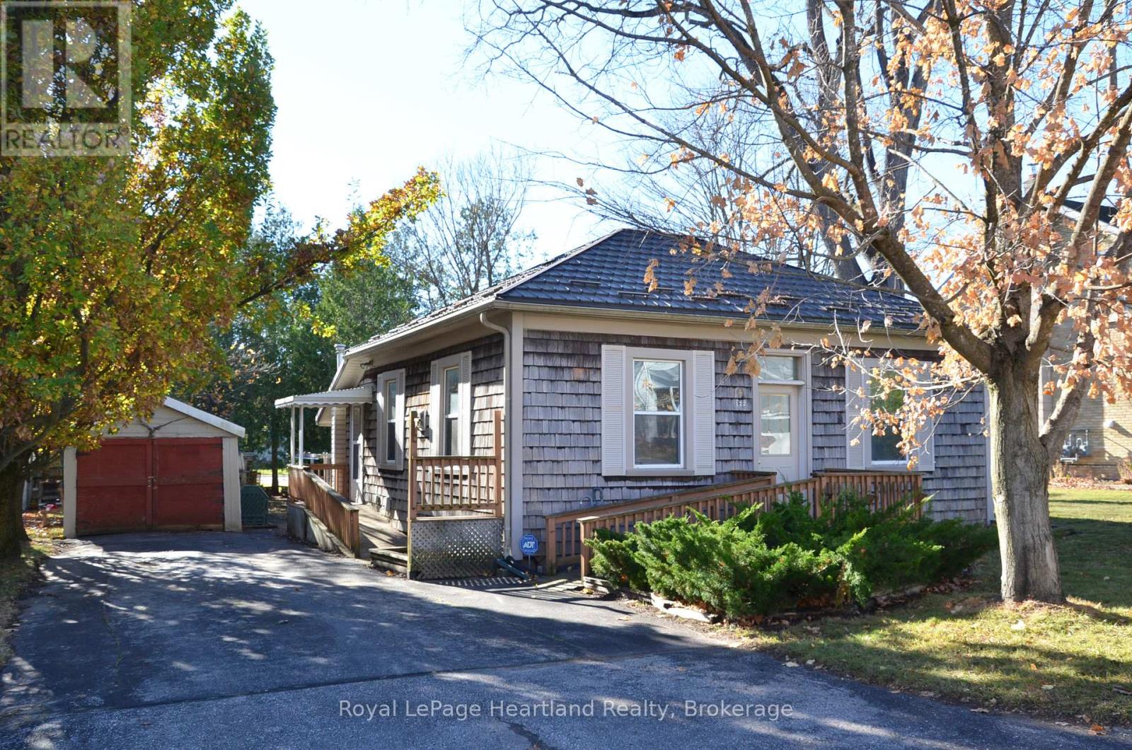 122 MARY STREET, Central Huron (Clinton)
