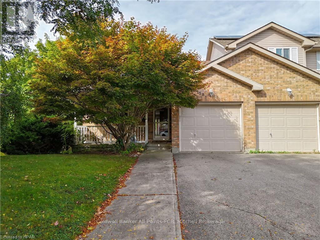 138 ATHLONE CRESCENT, Stratford