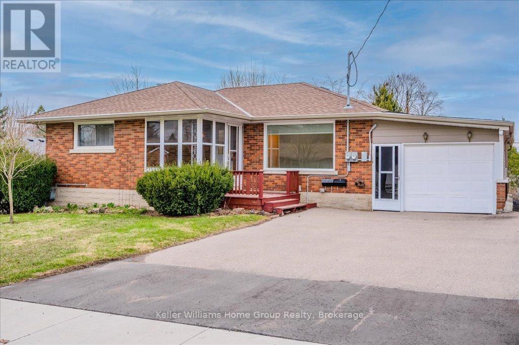 66 TRAYNOR AVENUE, Kitchener