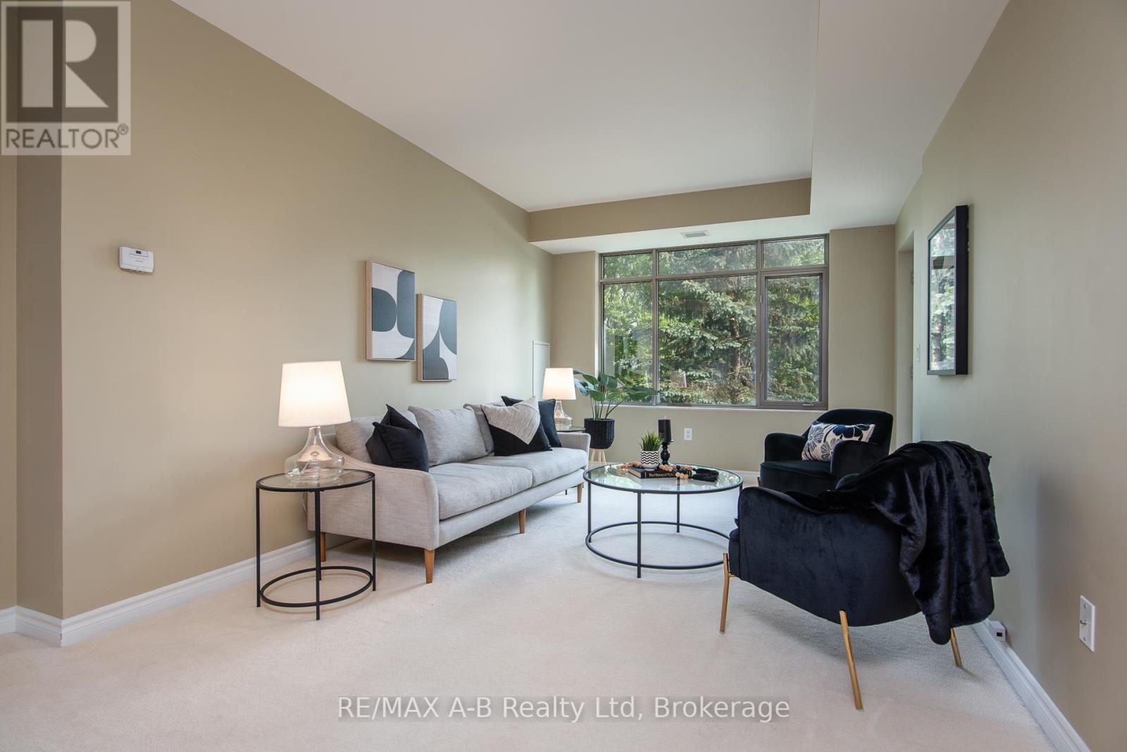 202 - 400 ROMEO STREET N, Stratford