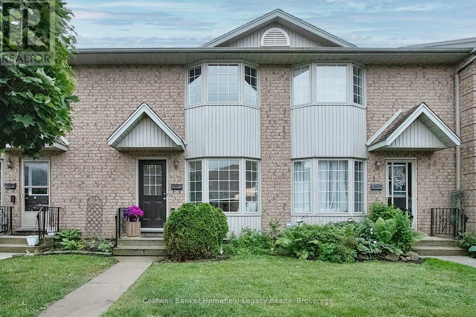 17 - 20 SOUTHVALE ROAD, St. Marys