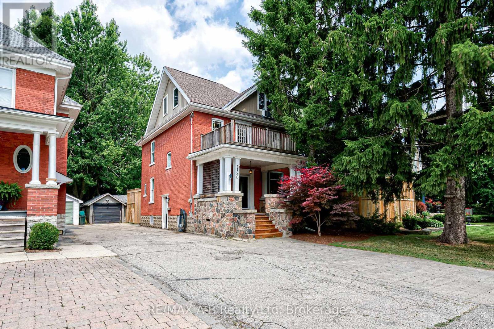 120 JOHN STREET N, Stratford