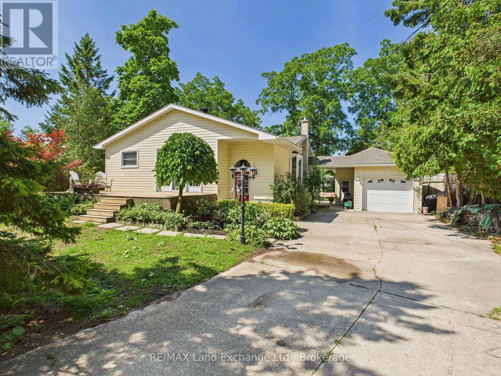 213 HURON RD, R. R. No.1 ROAD, Huron-Kinloss