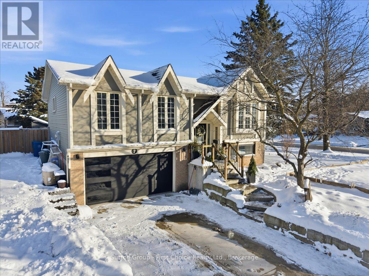 7 KENNER CRESCENT, Stratford