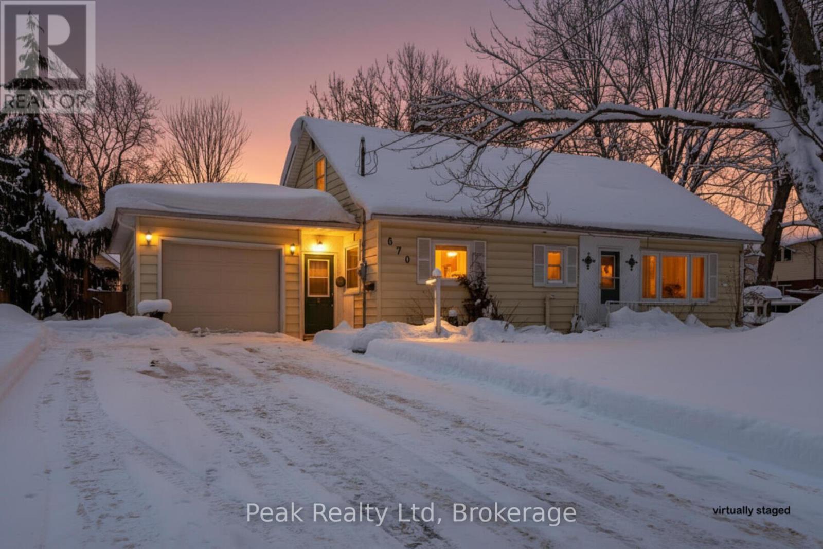 670 ELM AVENUE N, North Perth (Listowel)