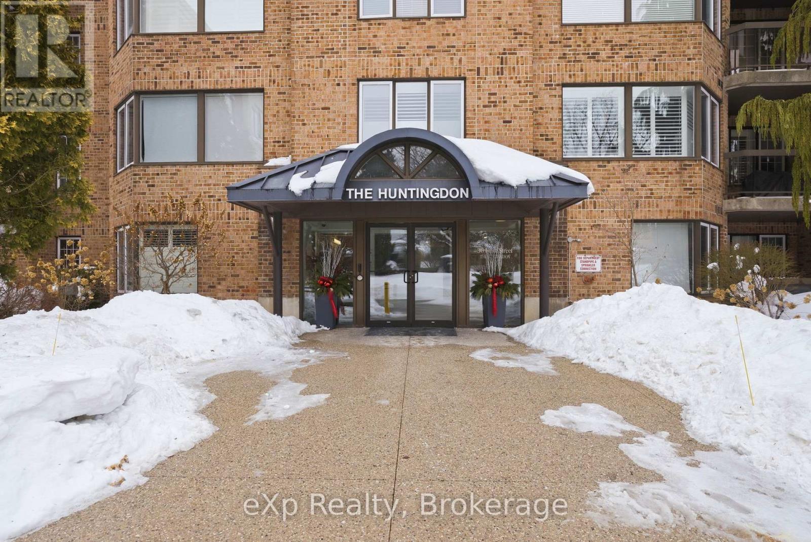 206 - 30 FRONT STREET, Stratford