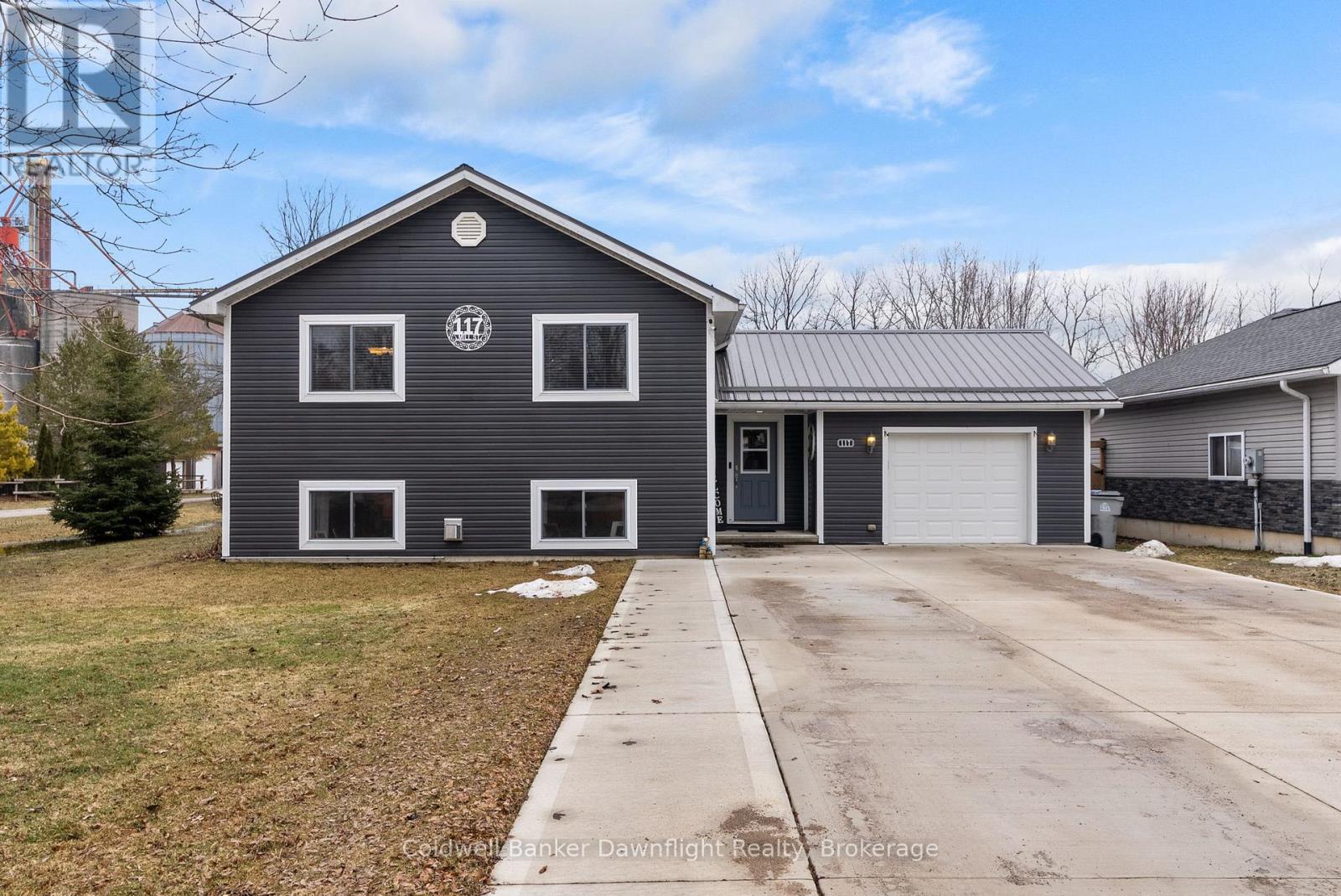 117 MILL STREET, North Middlesex (Parkhill)