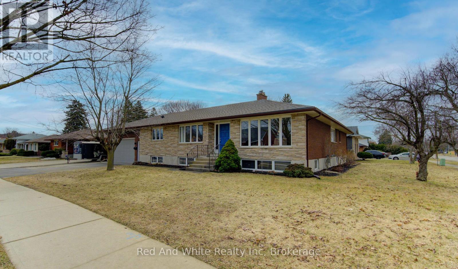 449 GREENFIELD AVENUE, Kitchener