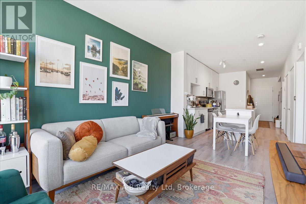 214 - 690 KING STREET W, Kitchener