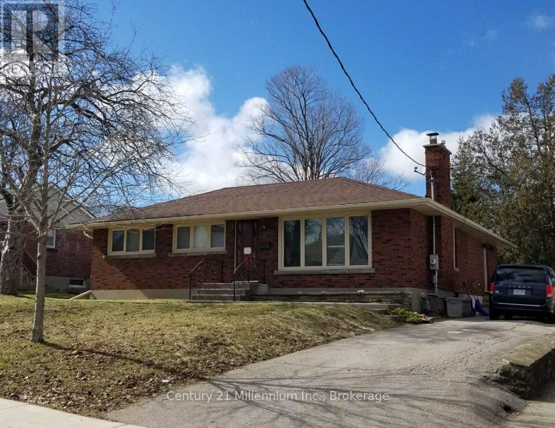 6 EARLSCOURT CRESCENT, Woodstock (Woodstock - North)