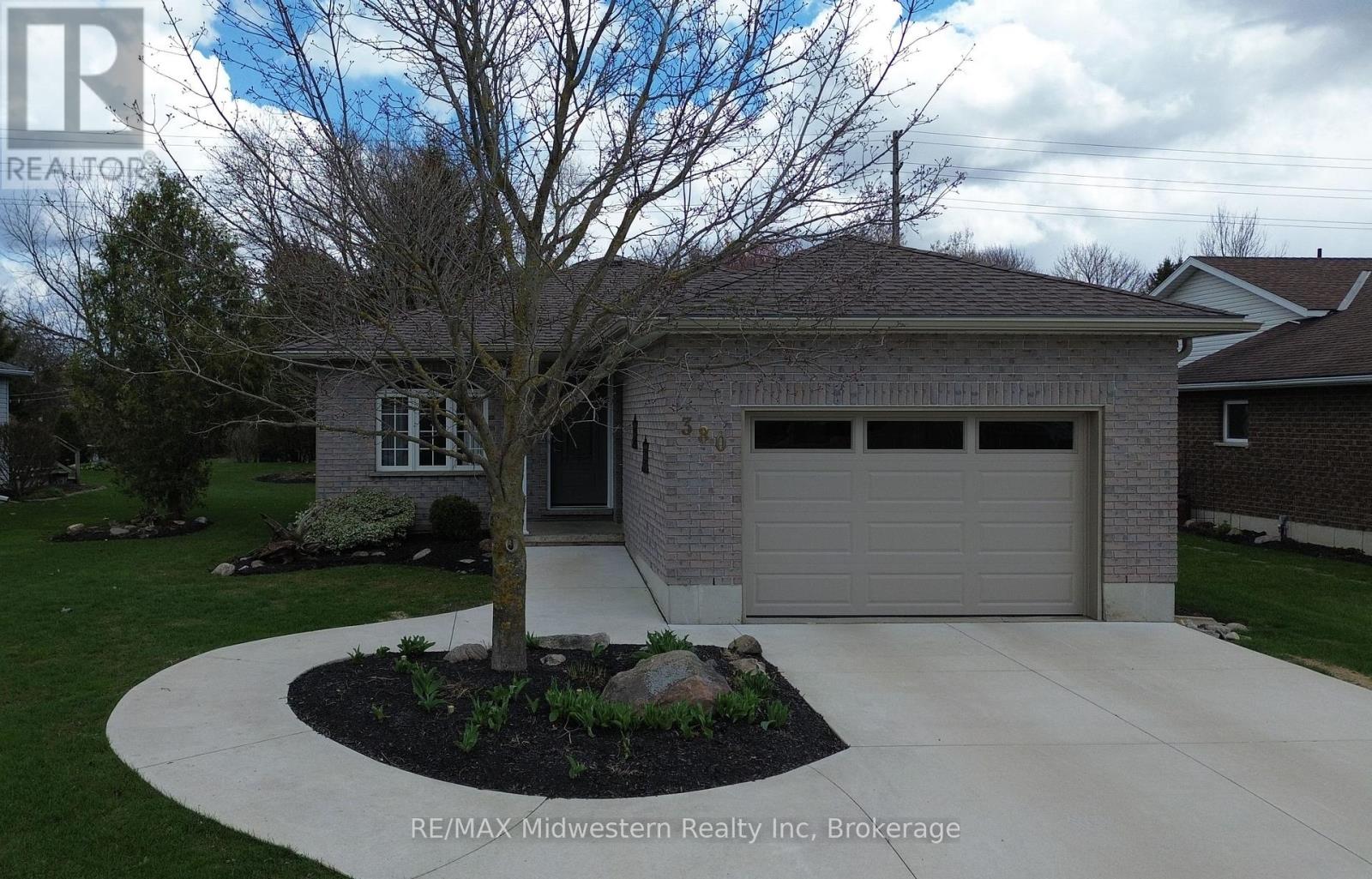 380 HAVELOCK AVENUE S, North Perth (Listowel)