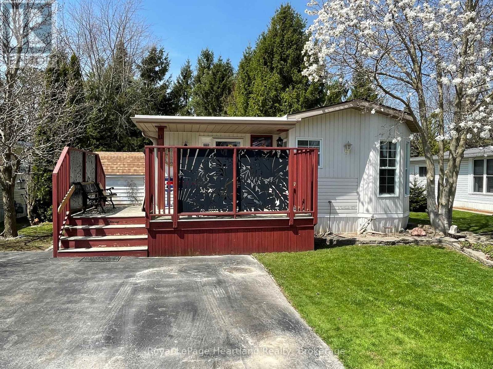 11 - 77719 BLUEWATER HIGHWAY, Bluewater (Bayfield)