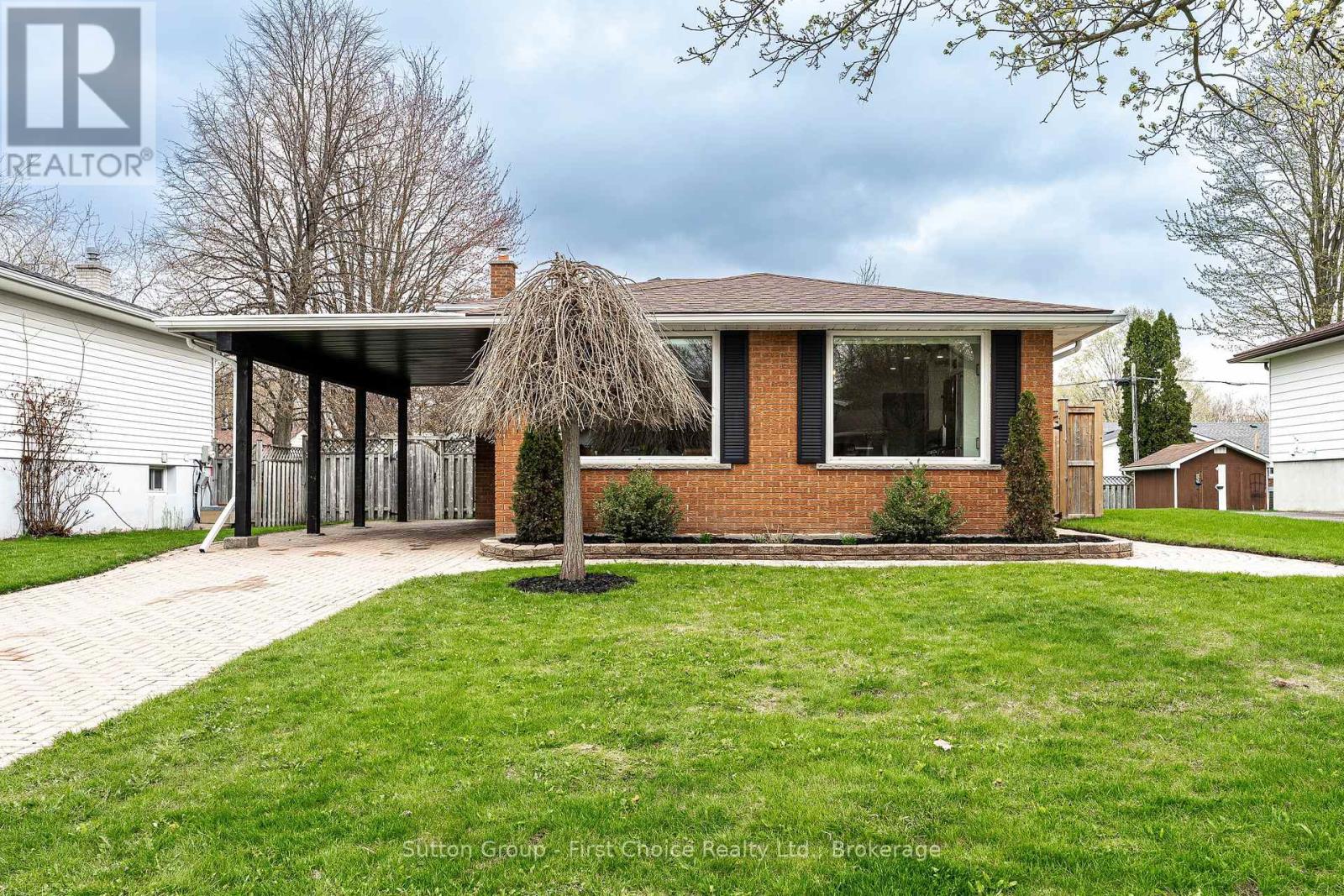 185 MOWAT STREET, Stratford