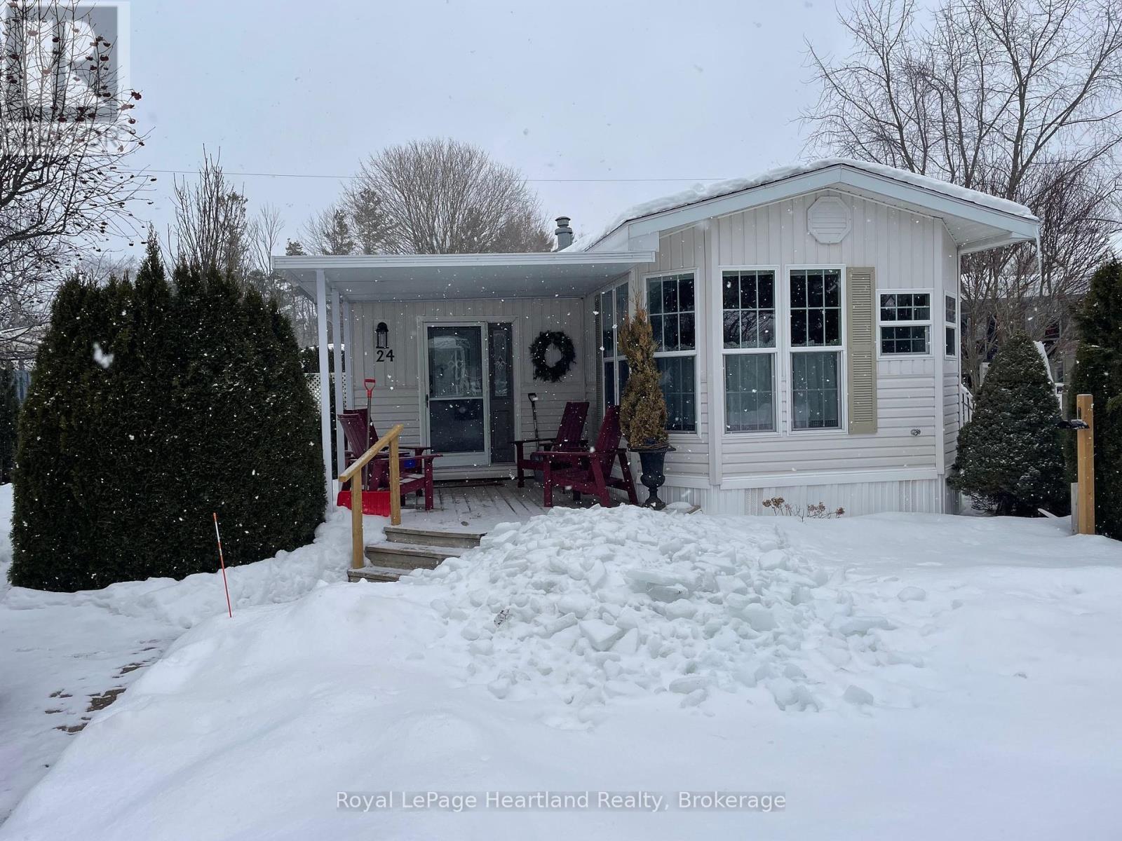 24 ROWAN RD - 77307 BLUEWATER HIGHWAY, Central Huron (Goderich Twp)