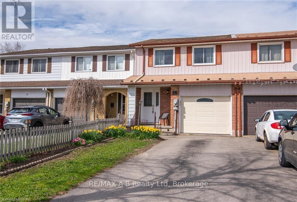 26 DICKENS PLACE, Stratford