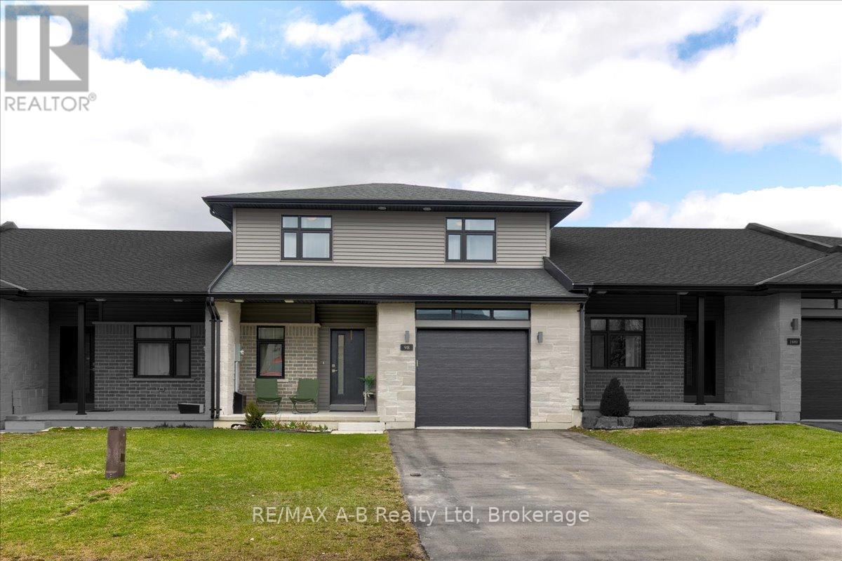 98 ROWE AVENUE, South Huron (Exeter)