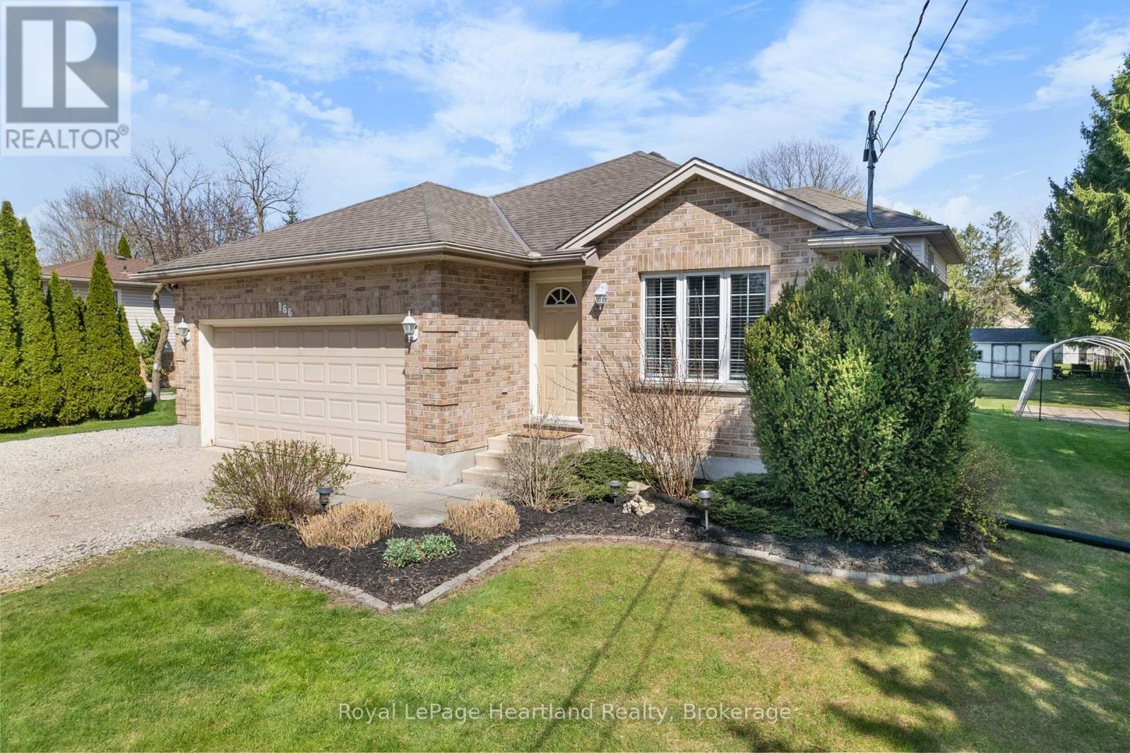 166 WEST PARK DRIVE, North Middlesex (Parkhill)