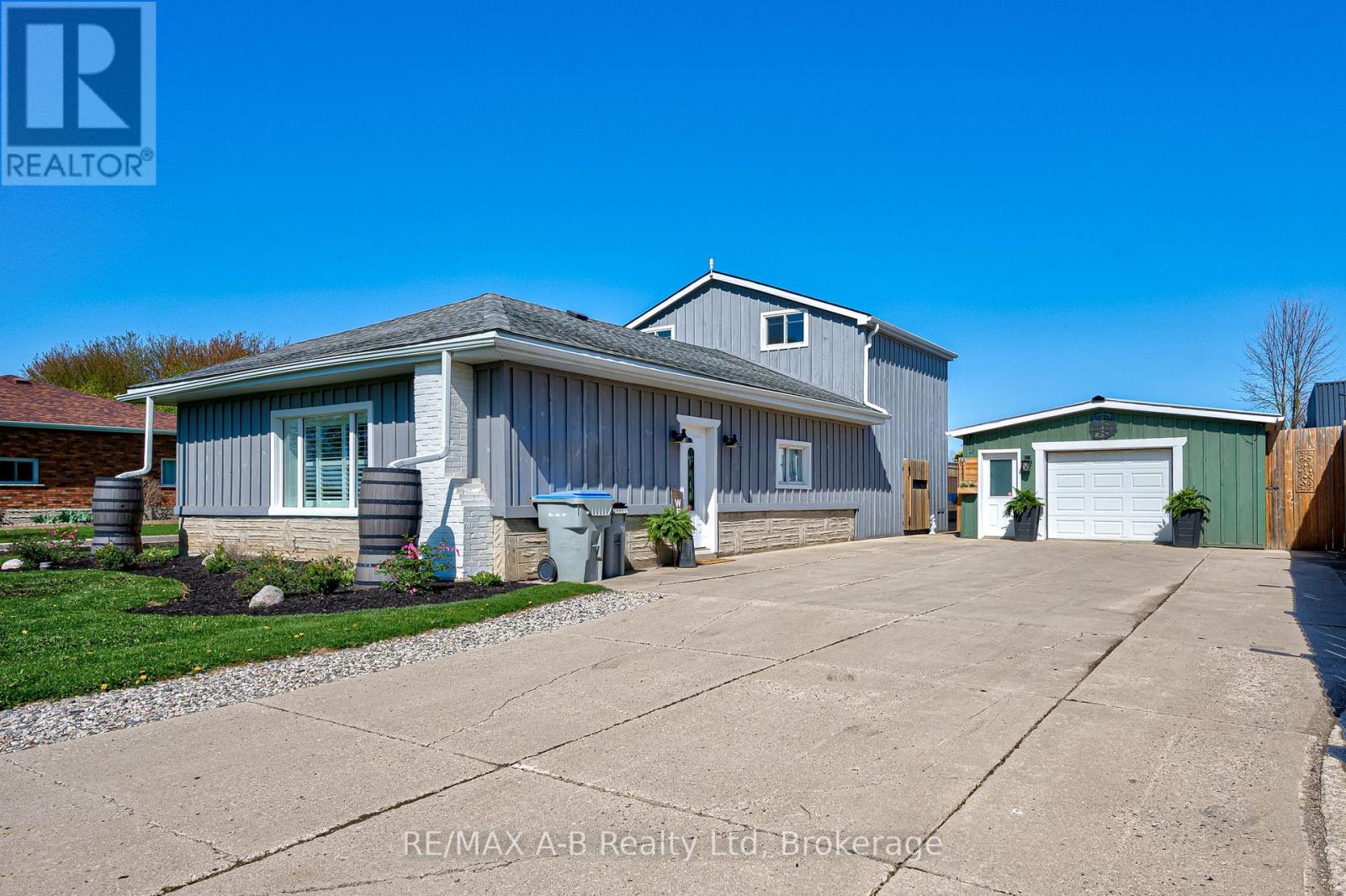 3963 ROAD 111, Perth East