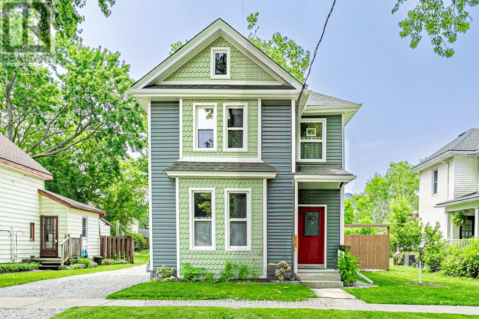 22 MOWAT STREET, Stratford