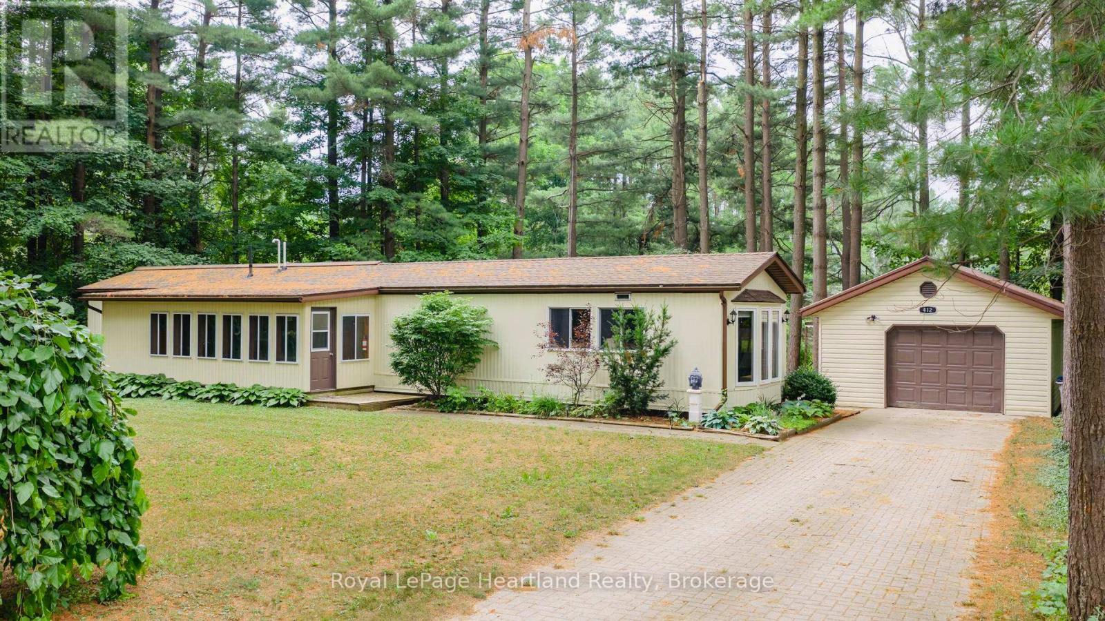 412 SUGAR MAPLE DRIVE, Central Huron (Goderich Twp)
