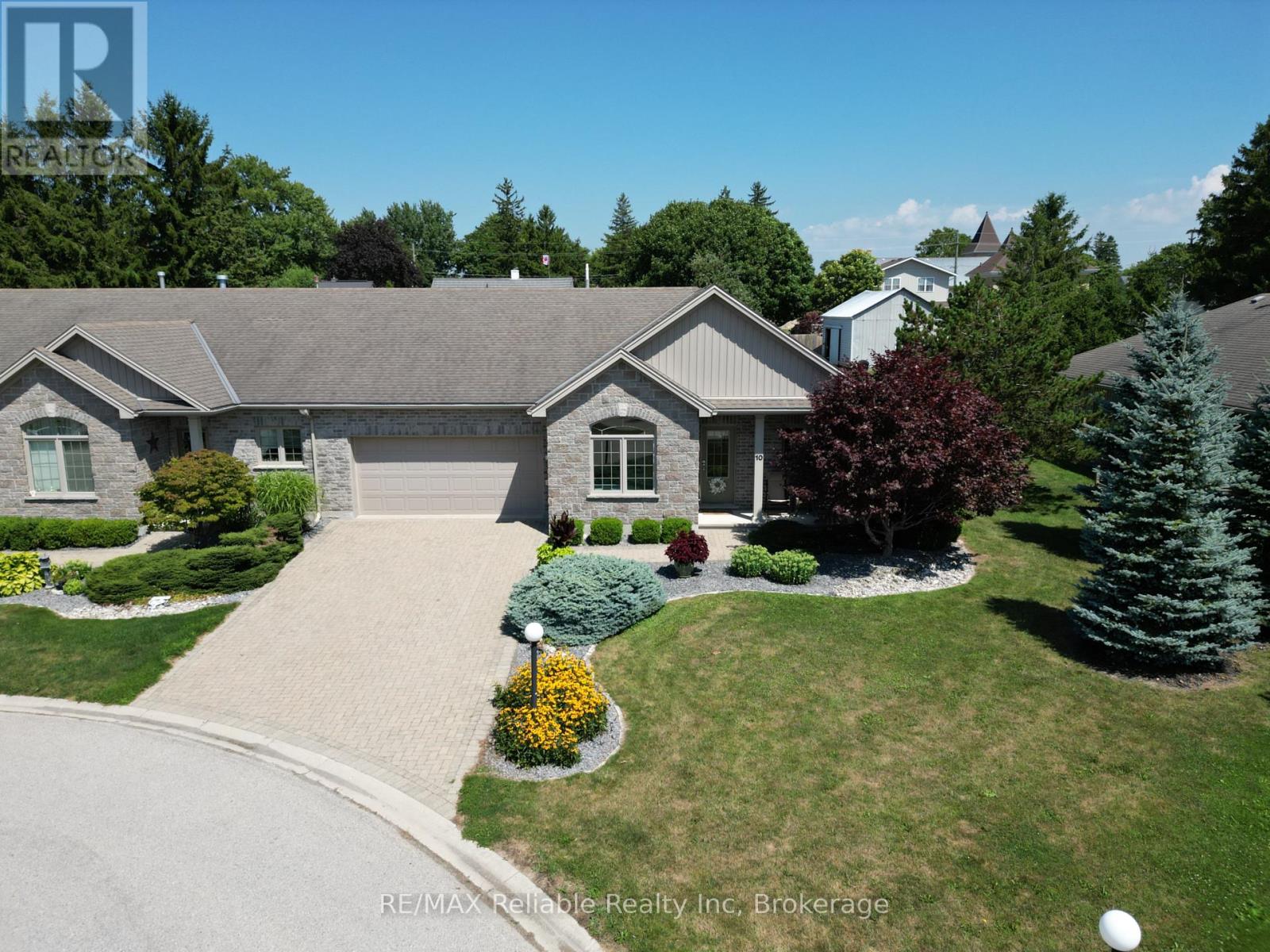 4-10 CONRAD DRIVE, Bluewater (Zurich)