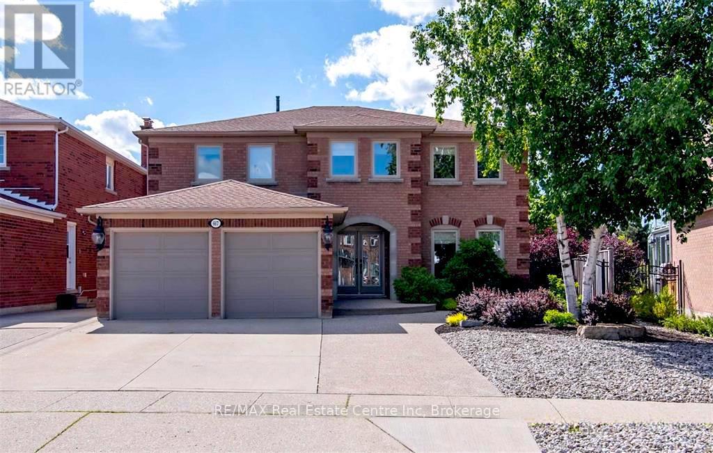 667 BURNETT AVENUE, Cambridge