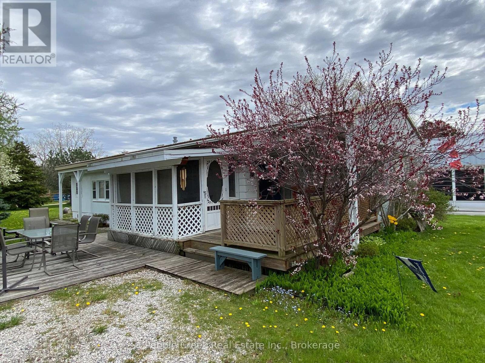 6 TURNBULL S GROVE ROAD S, Bluewater (Hay)