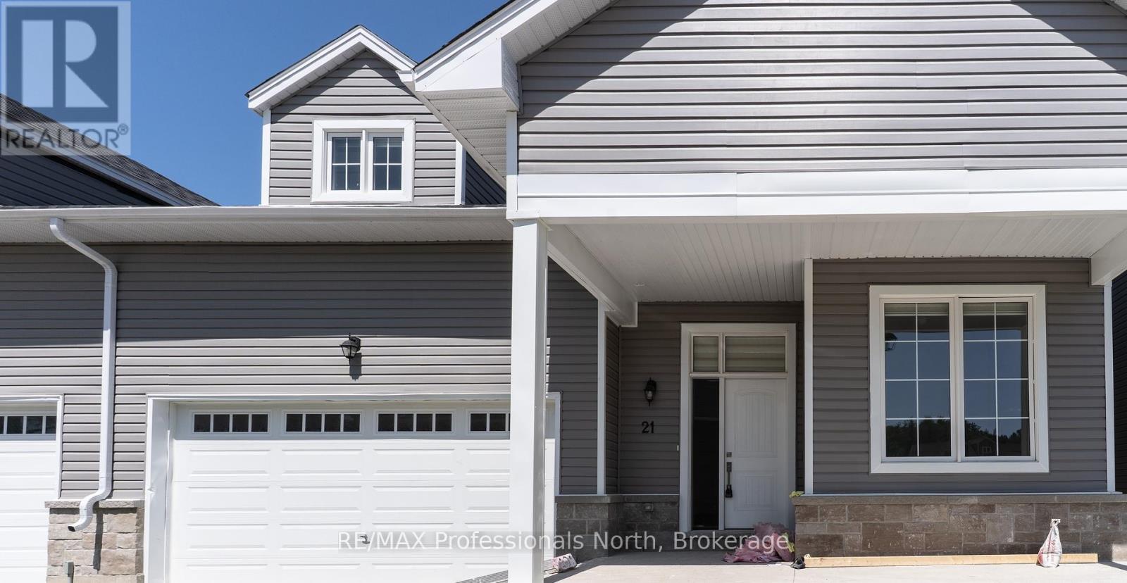 21 TURNBERRY COURT, Bracebridge (Macaulay)