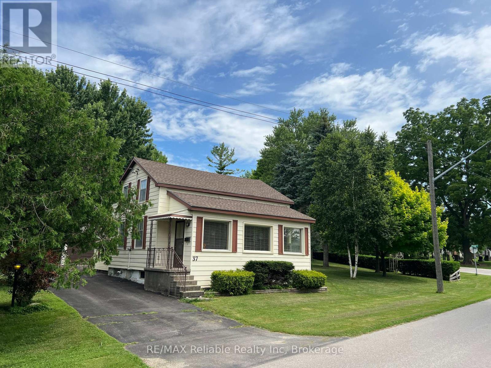 37 FRONT ROAD, Huron East (Egmondville)